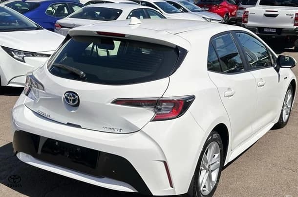 2022 Toyota Corolla Hatch Hybrid Ascent Sport image 8