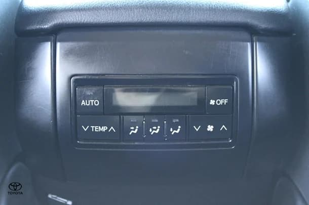 2022 Toyota Prado GXL image 18
