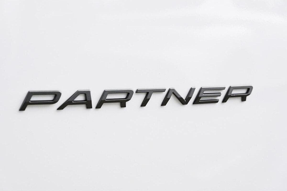 2024 Peugeot Partner Pro SWB Auto MY25 image 9