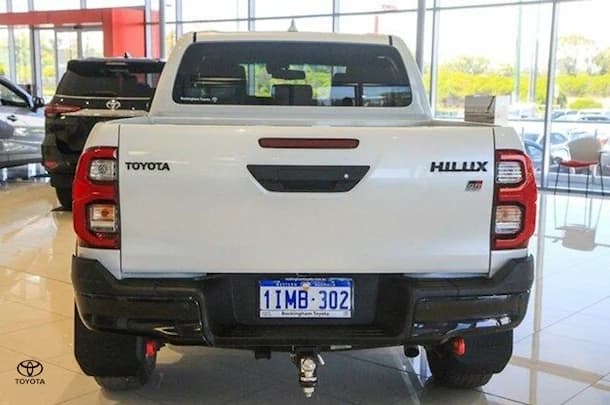 2023 Toyota Hilux GR-SPORT image 5
