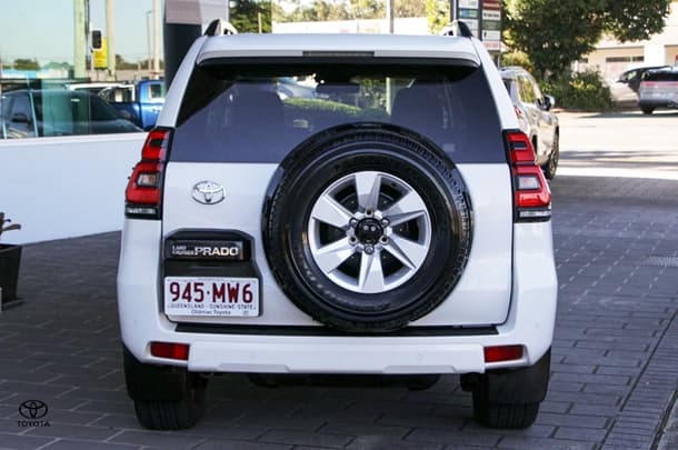 2023 Toyota Prado GXL image 6
