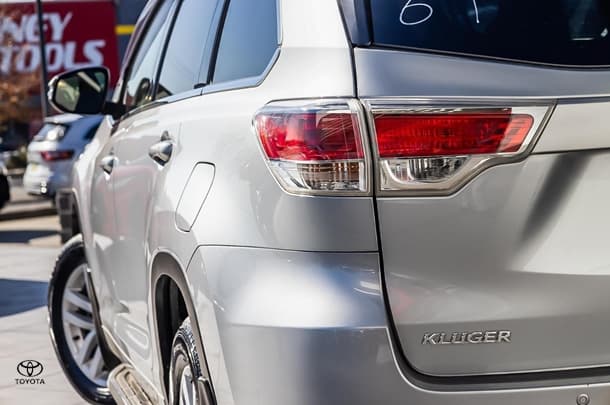 2015 Toyota KLUGER 4x2 GX image 14