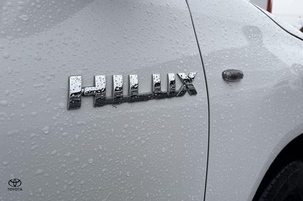 2023 Toyota HILUX Workmate image 11