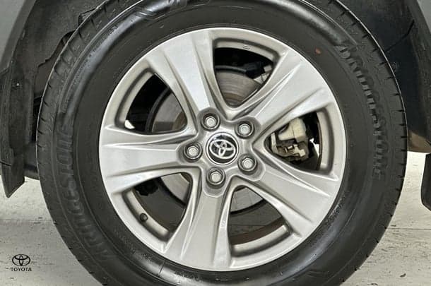 2023 Toyota Rav4 Hybrid GX-2WD image 11