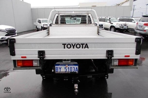 2023 Toyota HILUX 4x4 SR image 8