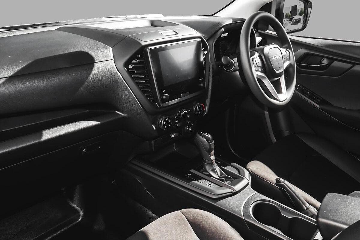 2025 Isuzu D-MAX SX Manual 4x4 MY24 image 8