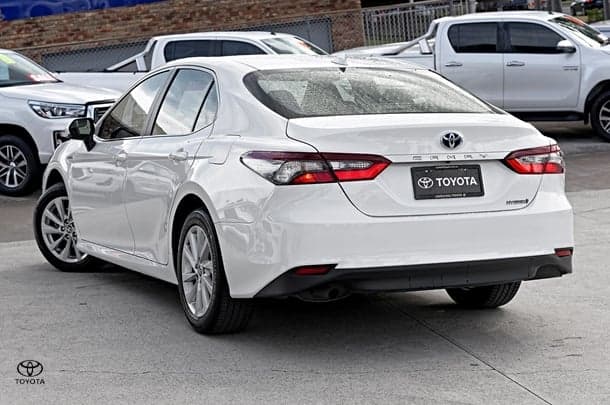 2024 Toyota Camry Hybrid Ascent image 2