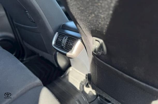 2022 Toyota Hilux SR5 image 17