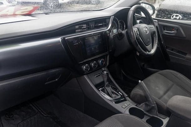 2017 Toyota Corolla Ascent Sport image 8
