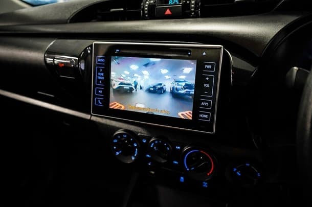 2019 Toyota Hilux 4x4 SR image 23