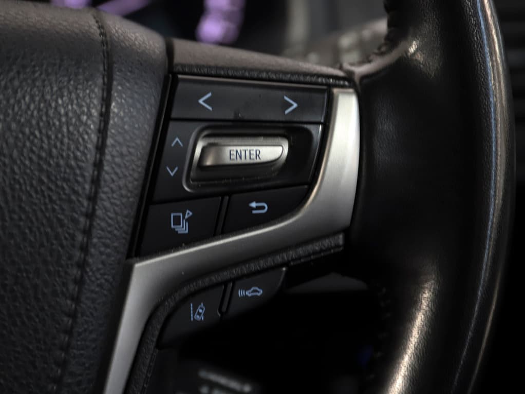 2021 Toyota Prado GXL image 11