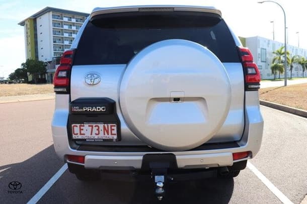 2021 Toyota Prado GXL image 6