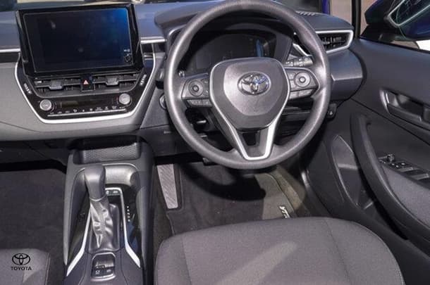 2024 Toyota Corolla Hatch Hybrid Ascent Sport image 7