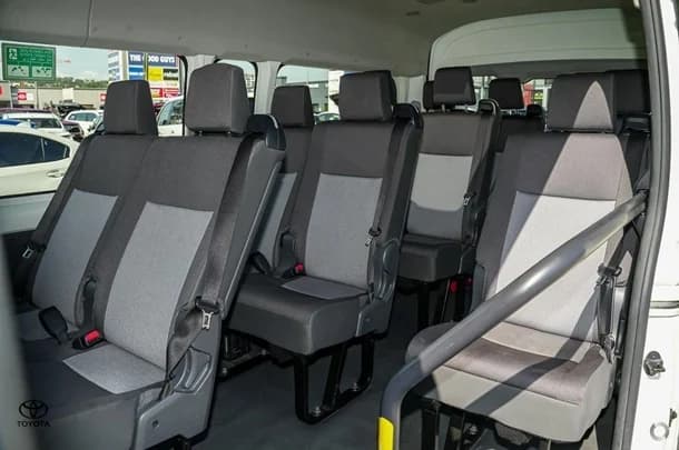 2022 Toyota HIACE SLWB image 6