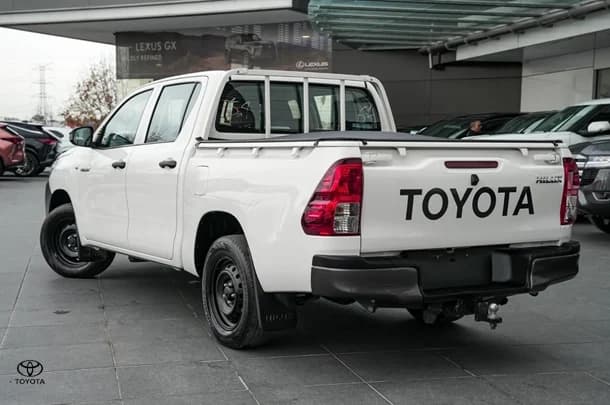 2019 Toyota HILUX Workmate image 2
