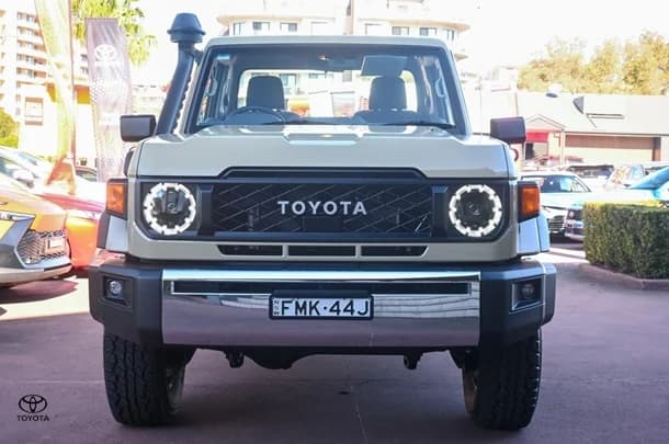 2025 TOYOTA LC Military GXL image 4