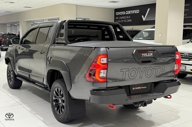 2022 Toyota Hilux 4x4 Rugged X image 8