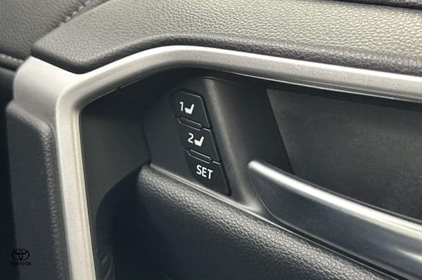 2022 Toyota RAV4 Cruiser 2WD image 35