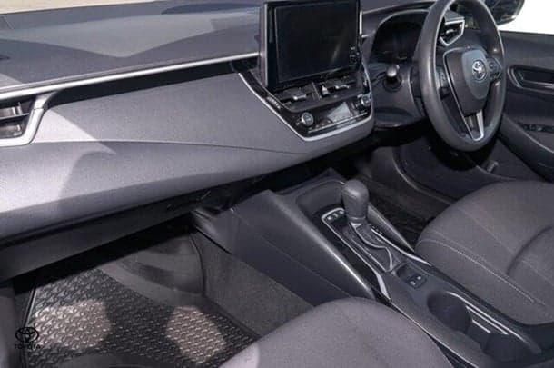 2024 Toyota Corolla Hatch Hybrid Ascent Sport image 9