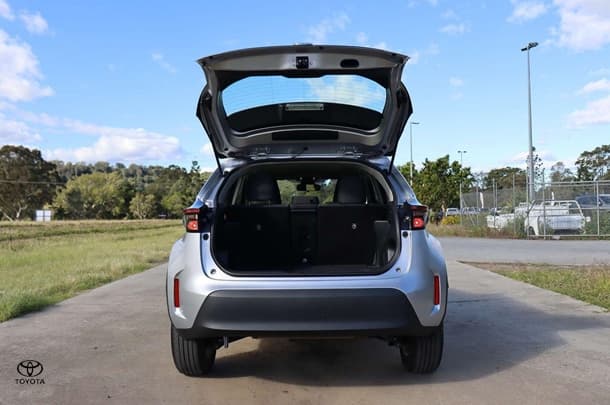 2022 Toyota Yaris Cross Hybrid GX image 9