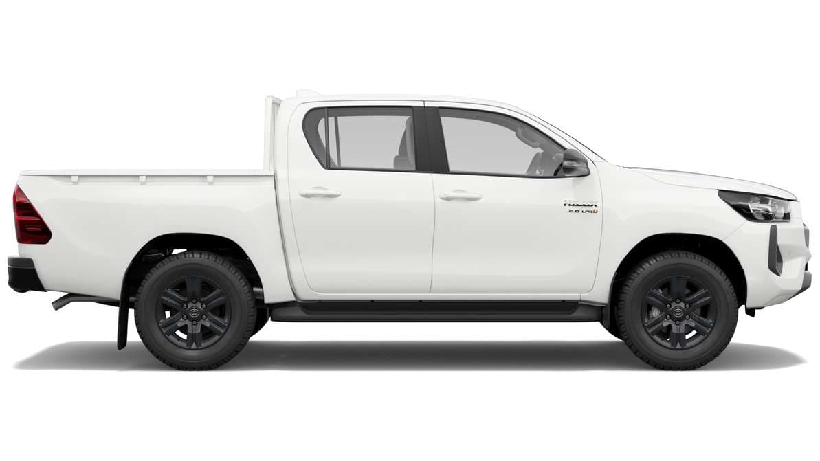 2024 Toyota Hilux 4x4 SR Diesel Double-Cab Pick-Up image 2