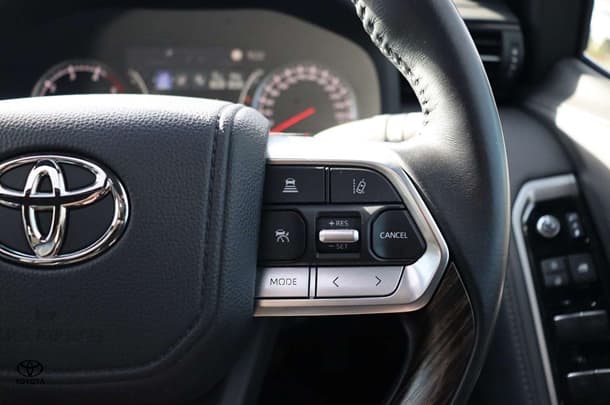 2022 Toyota Landcruiser VX image 18