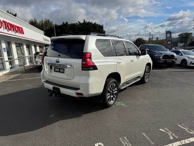 2021 Toyota Prado VX image 7