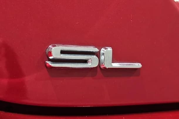 2020 Toyota Camry Hybrid SL image 9
