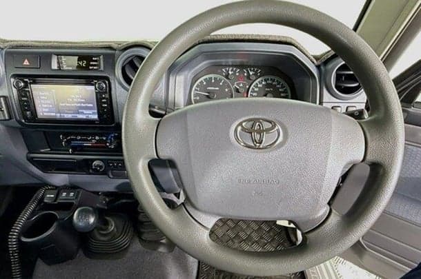 2020 Toyota LANDCRUISER MILITARY GXL image 14
