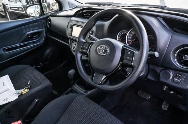 2018 Toyota Yaris ASCENT image 17