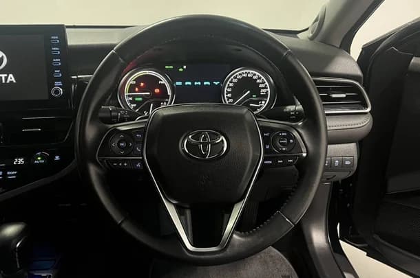 2021 Toyota Camry Hybrid SL image 16