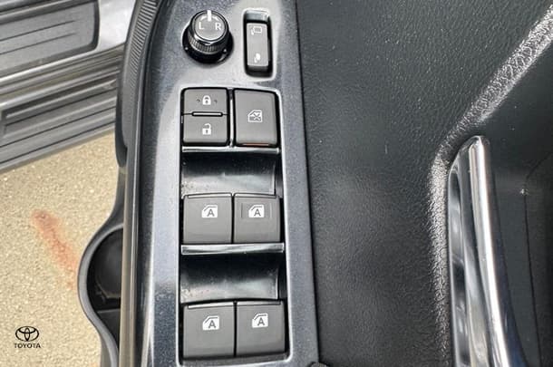 2022 Toyota Hilux SR5 image 28