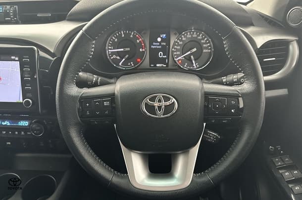 2022 Toyota Hilux SR5 image 18