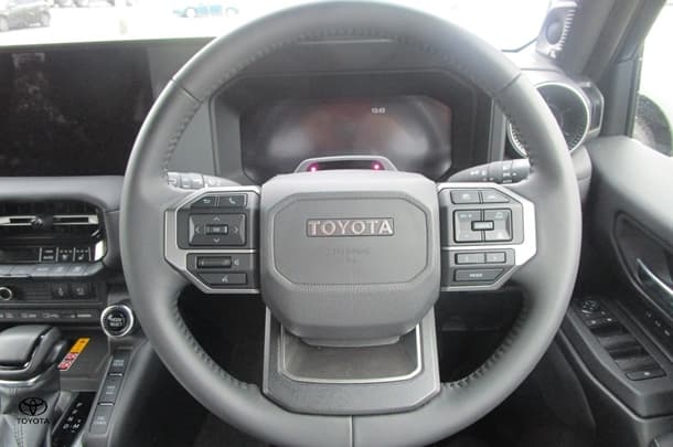 2024 Toyota Prado VX image 15
