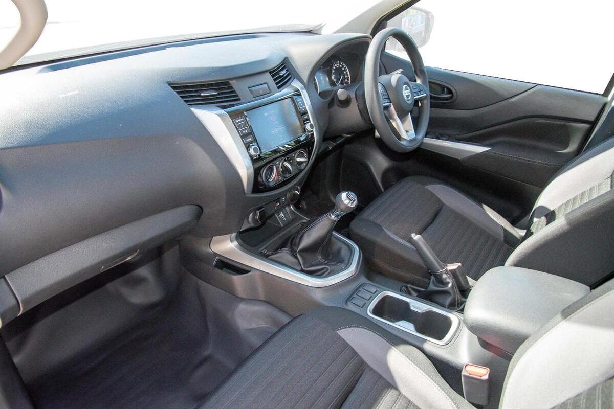 2025 Nissan Navara SL D23 Manual 4x4 MY24 Dual Cab image 6