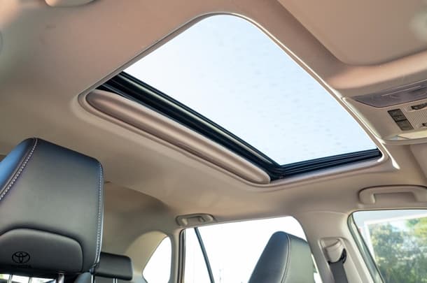 2022 TOYOTA RAV4 Hybrid Cruiser-AWD image 23