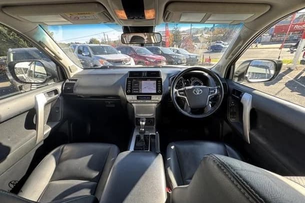 2022 Toyota Prado GXL image 15