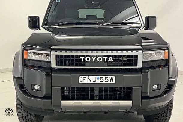 2025 Toyota Prado GXL image 3