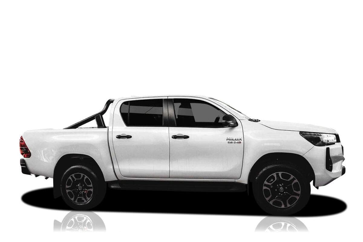 2024 Toyota Hilux SR5 48V Auto 4x4 Double Cab image 3