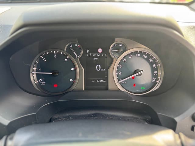 2021 Toyota Prado VX image 10