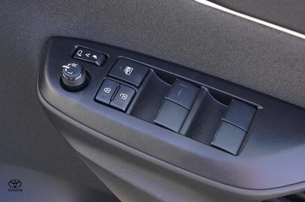 2022 Toyota Yaris Cross Hybrid GX image 16