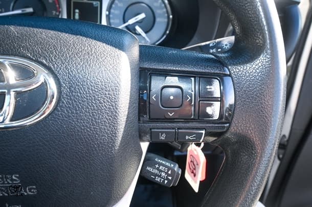2021 Toyota HILUX Workmate image 13