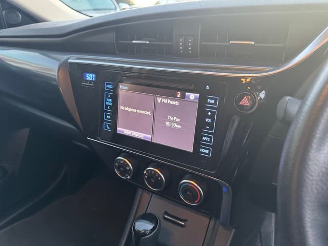 2017 Toyota Corolla Hatch Ascent Sport image 11