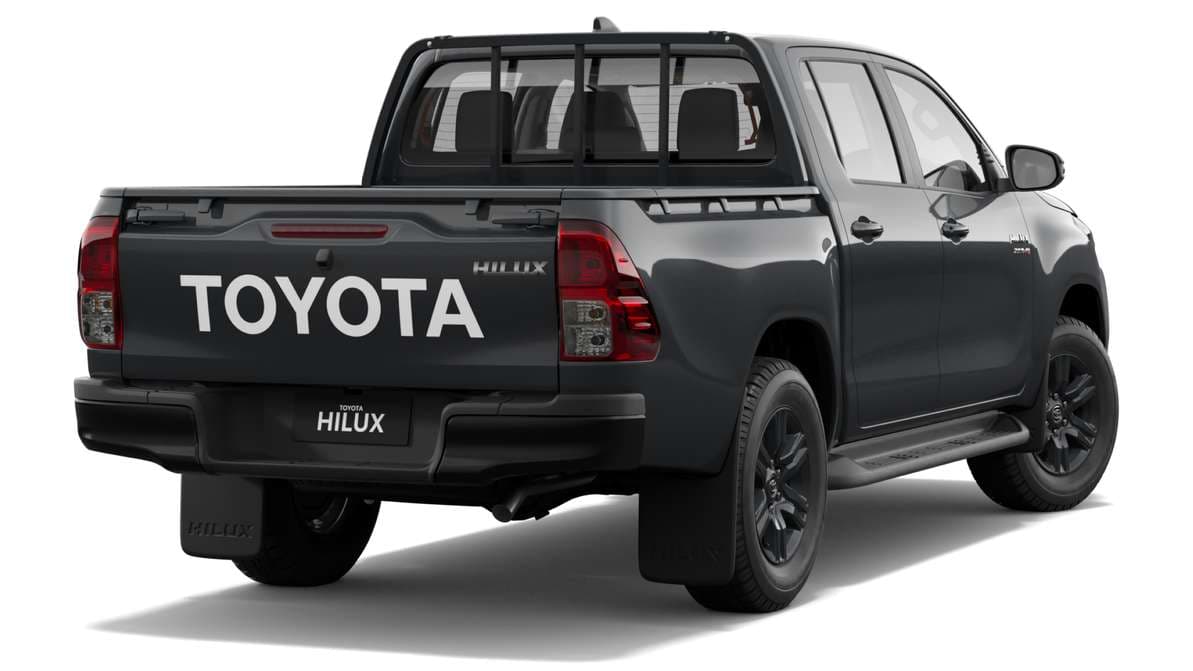 2024 Toyota HiLux 4x4 SR Double-Cab Pick-up image 3