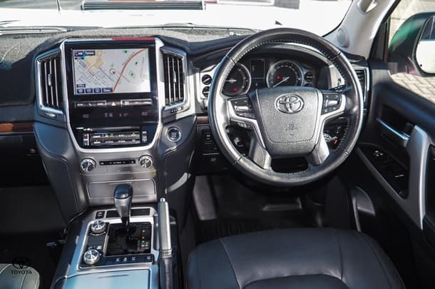 2021 Toyota Landcruiser VX image 8