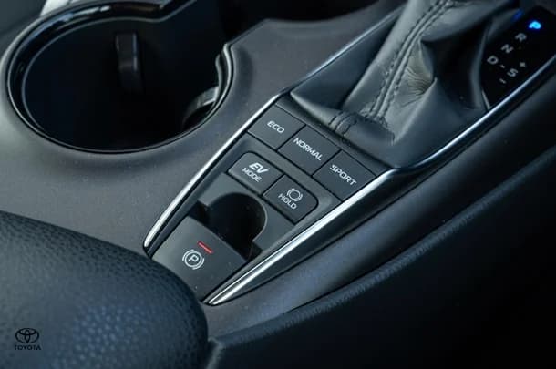 2024 TOYOTA Camry Hybrid Ascent image 17