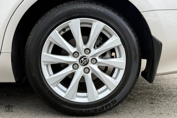 2019 Toyota Camry Ascent image 19