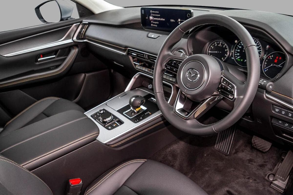 2025 Mazda CX-90 G50e Touring KK Auto i-ACTIV AWD image 6