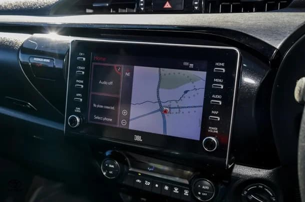 2022 Toyota HILUX Rugged X image 14