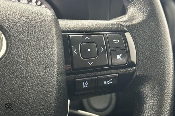 2022 Toyota Hilux SR image 19
